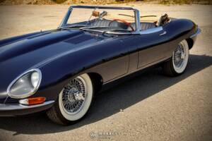 Image 19/80 de Jaguar Type E 4.2 (1966)