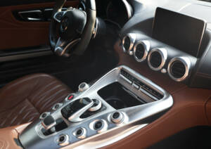 Image 40/56 of Mercedes-AMG GT-S (2017)