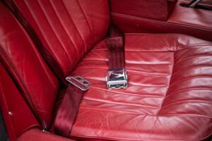 Image 15/39 de Jaguar Type E 4.2 (1966)