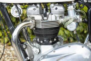 Image 30/45 of Triumph Bonneville T120TT (1967)