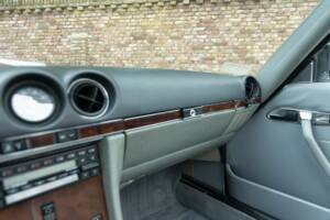 Imagen 36/50 de Mercedes-Benz 560 SL (1986)