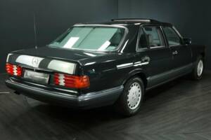 Image 2/30 of Mercedes-Benz 560 SEL (1989)