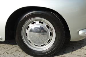 Image 23/29 of Porsche 356 C 1600 (1965)
