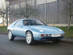 Immagine 2/31 di Porsche 928 (1978)