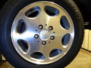 Image 68/83 de Mercedes-Benz E 220 (1996)