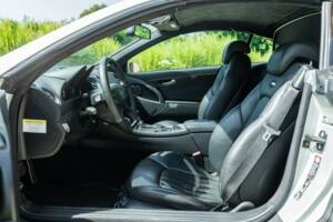 Immagine 40/50 di Mercedes-Benz SL 65 AMG (2005)