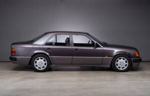 Bild 5/38 von Mercedes-Benz 500 E (1992)