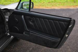 Image 36/50 de Porsche 911 Carrera 3.2 (1989)