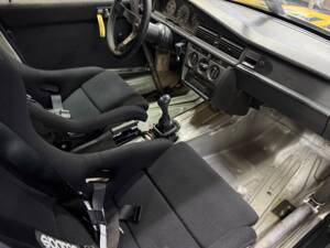 Imagen 12/32 de Mercedes-Benz 190 E 2.5-16 Evolution II (1993)