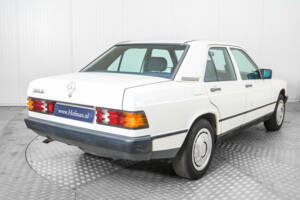 Image 25/50 de Mercedes-Benz 190 D (1985)