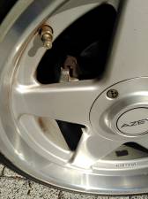 Bild 17/21 von BMW 325i (1988)