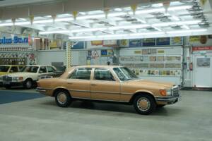 Image 15/50 de Mercedes-Benz 350 SE (1973)