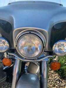 Immagine 26/39 di Harley-Davidson FLHTCU-SE Ultra Classic Electra Glide (2003)