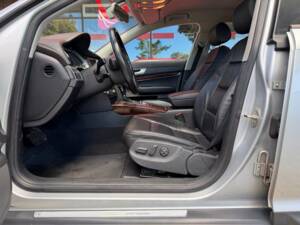 Immagine 9/18 di Audi A6 4.2 FSI allroad quattro (2007)