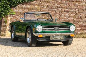 Immagine 27/50 di Triumph TR 6 (1976)