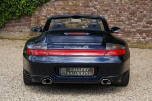 Image 6/50 of Porsche 911 Carrera 4S (2004)