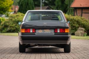 Bild 16/74 von Mercedes-Benz 190 E (1990)