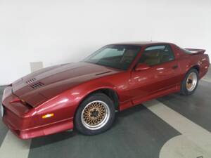 Image 1/8 of Pontiac Firebird (1990)