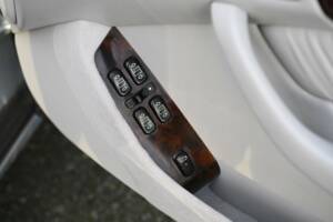 Image 42/50 de Mercedes-Benz S 500 L (2001)