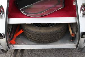 Bild 33/34 von Jaguar XK 120 SE OTS (1953)