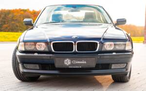 Image 13/55 of BMW 740i (1997)