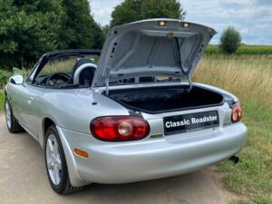 Afbeelding 61/63 van Mazda MX-5 1.6 (2004)