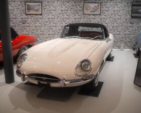 Immagine 20/22 di Jaguar E-Type 3.8 Flat Floor (1961)