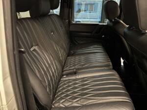 Imagen 29/48 de Mercedes-Benz G 55 AMG Kompressor (LWB) (2009)