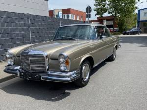 Immagine 25/48 di Mercedes-Benz 280 SE 3,5 (1971)