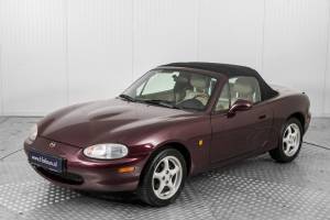 Immagine 46/50 di Mazda MX-5 1.6 (2000)