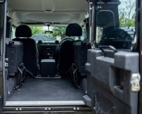 Image 22/50 of Land Rover Defender 90 (2012)