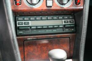 Image 23/32 of Mercedes-Benz 500 E (1992)