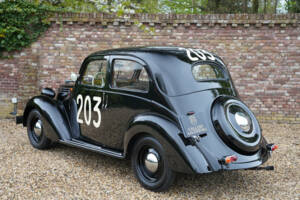 Image 2/50 de FIAT 1100 B (1947)