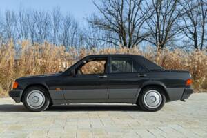 Imagen 4/45 de Mercedes-Benz 190 E (1989)