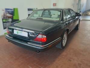 Bild 10/50 von Jaguar XJ 8 Executive (1998)
