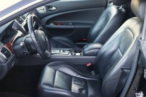 Image 41/50 of Jaguar XKR (2010)