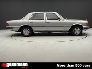 Image 4/15 de Mercedes-Benz 450 SE (1977)
