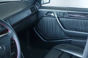 Bild 40/50 von Mercedes-Benz E 500 (1993)