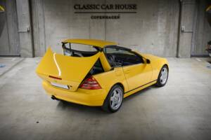 Image 27/100 de Mercedes-Benz SLK 230 Kompressor (1999)