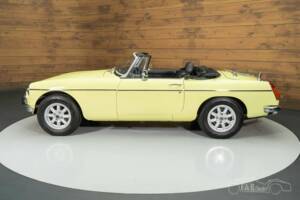 Image 14/19 de MG MGB (1977)