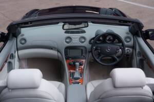 Image 17/56 de Mercedes-Benz SL 65 AMG (2004)