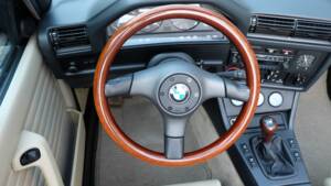 Immagine 37/48 di BMW 325i (1986)