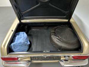 Image 15/26 de Mercedes-Benz 250 SL (1967)