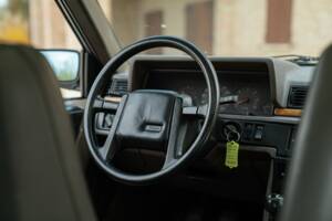 Image 39/50 de Volvo 780 Bertone 2.4 TD (1987)