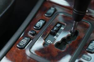Image 33/50 of Mercedes-Benz E 430 (2000)