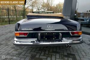 Imagen 8/21 de Mercedes-Benz 280 SE (1970)