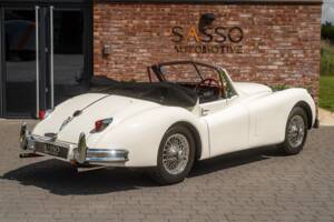 Image 32/58 of Jaguar XK 140 SE DHC (1955)