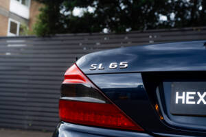 Image 6/60 of Mercedes-Benz SL 65 AMG (2004)