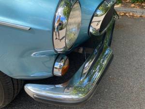 Image 32/38 of Volvo 1800 ES (1972)
