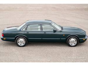 Bild 12/34 von Jaguar XJ6 3.2 Executive (1997)
